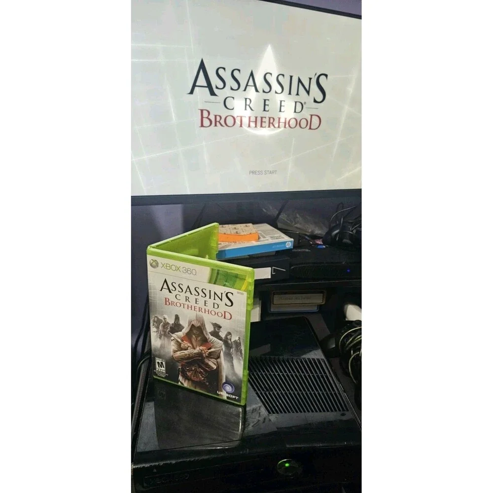 Assassin’s Creed Bundle Xbox 360 - AC 1, Brotherhood, AC III + Figure & Manuals